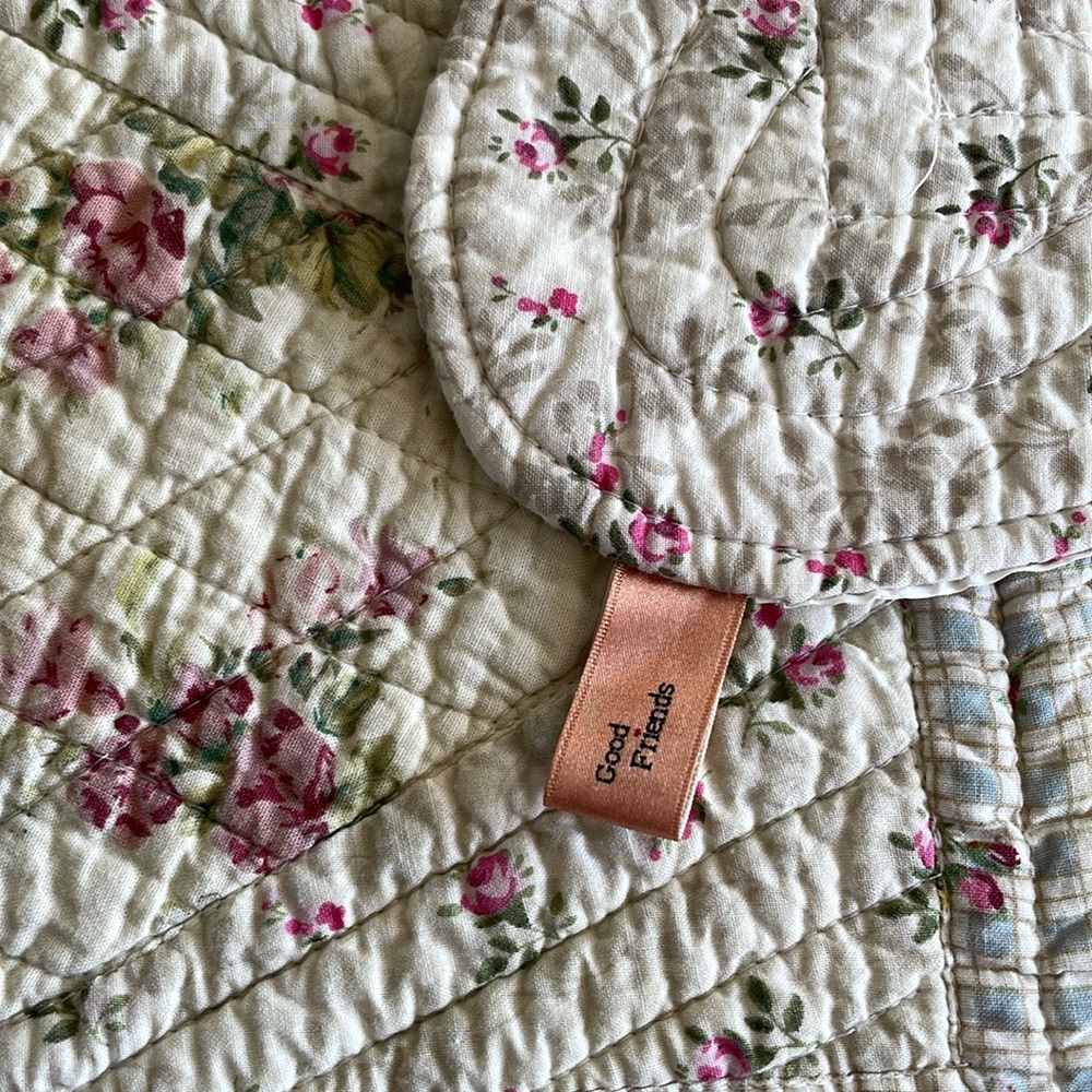 GREAT FINDS GREAT FRIENDS 8 COTTON QUILTED 20” x 14” REVERSIBLE PLACEMATS FLORAL - Picture 5 of 7